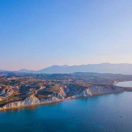 Kounopetra Beach Luxury Villas *