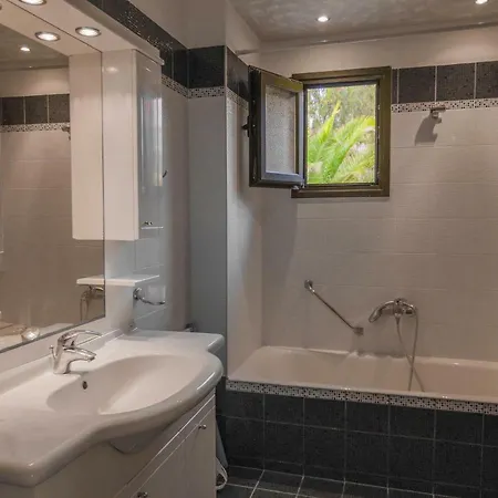 Luxury בית נופש קאונופטרה